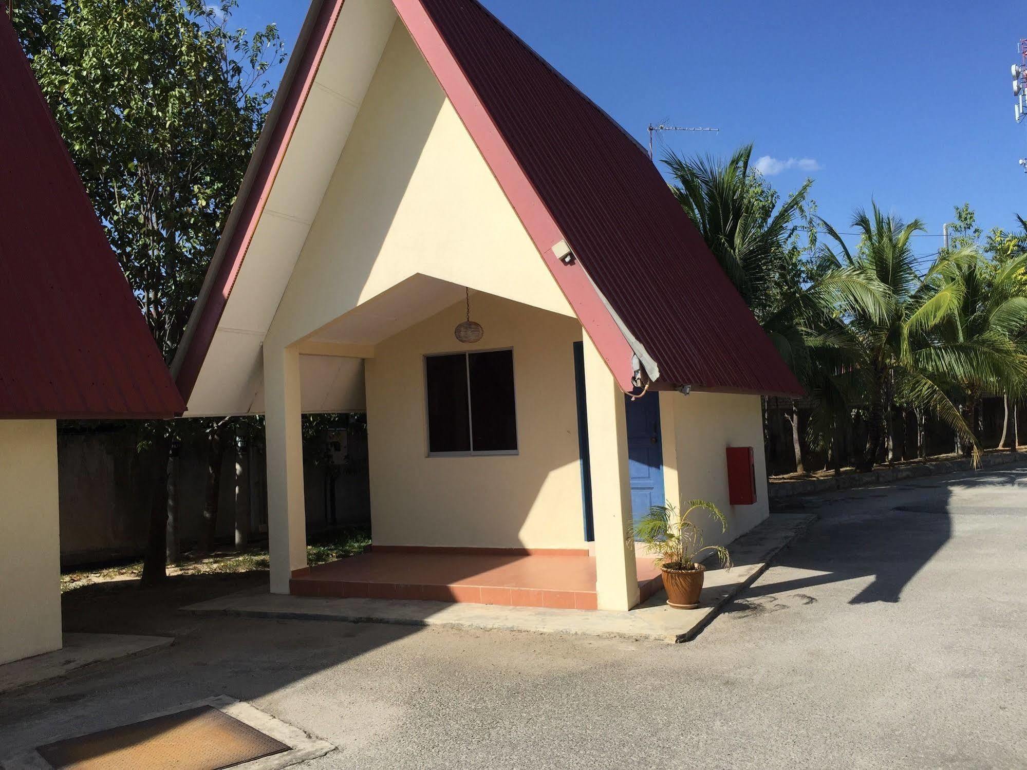 Adina Drive In Motel Langkawi Esterno foto