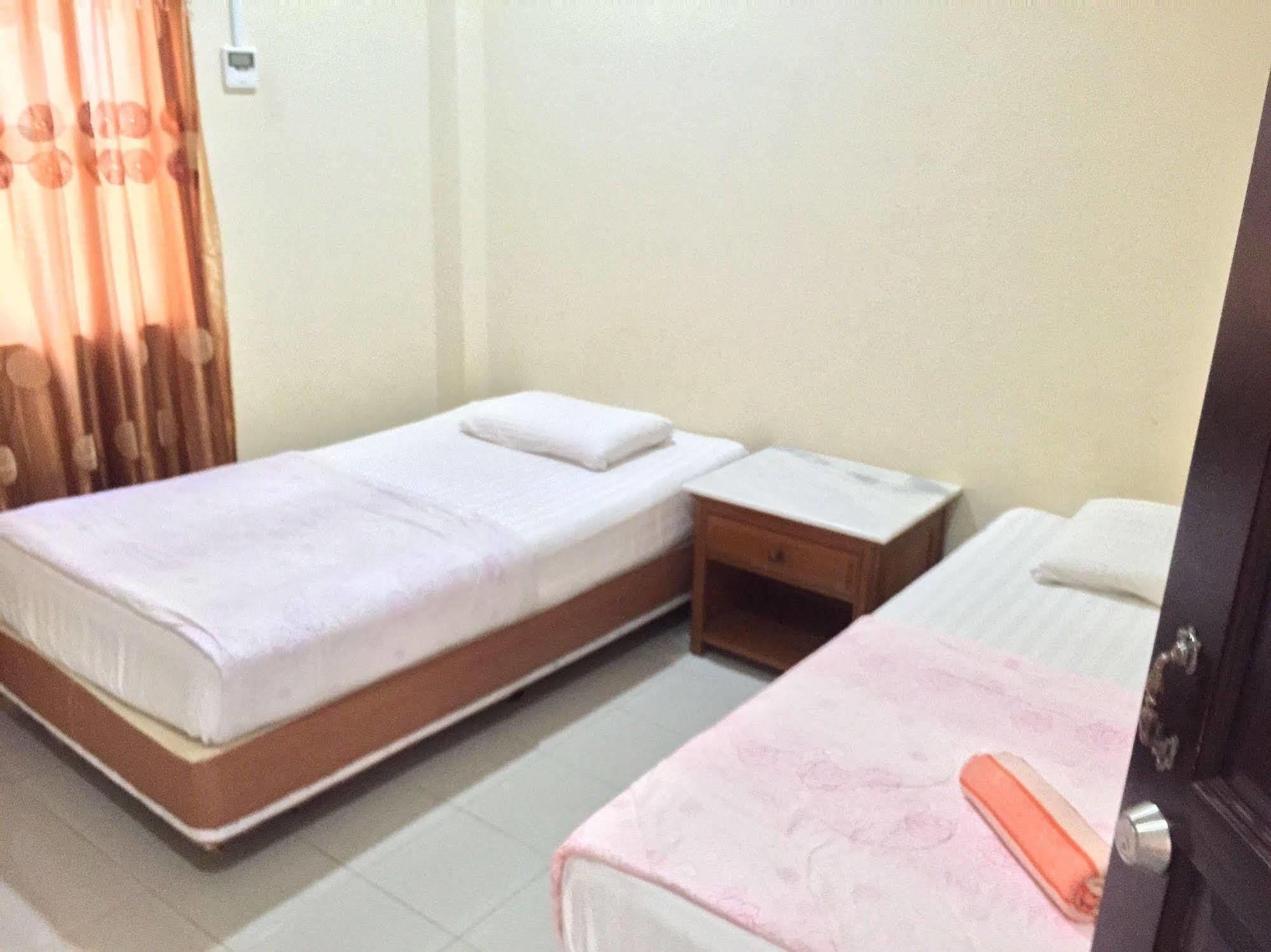 Adina Drive In Motel Langkawi Esterno foto